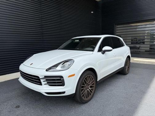 2022 Porsche Cayenne Base (Tiptronic)