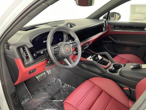2025 Porsche Cayenne Turbo GT