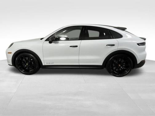 2025 Porsche Cayenne Turbo GT