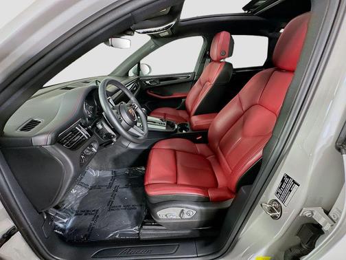 Chalk 2025 Porsche Macan Macan