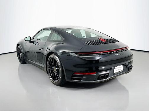 2020 Porsche 911 Carrera