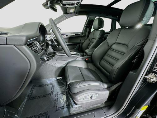 Volcano Grey Metallic 2026 Porsche Macan Macan