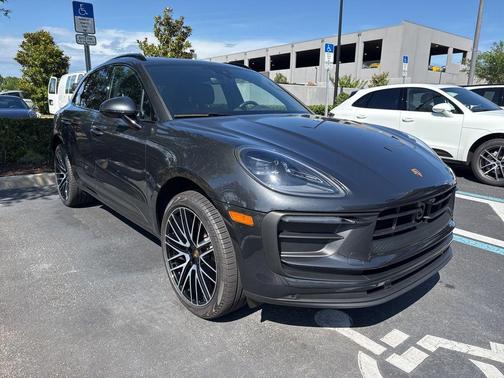 Volcano Grey Metallic 2026 Porsche Macan Macan