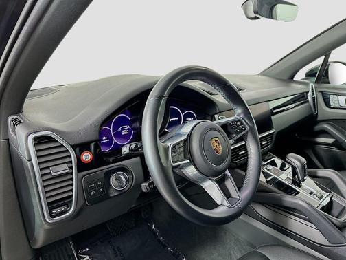 2022 Porsche Cayenne Cayenne