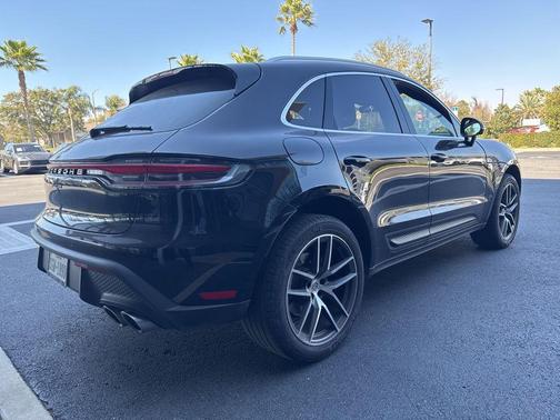 2022 Porsche Macan 