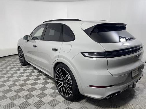 2025 Porsche Cayenne E-Hybrid S