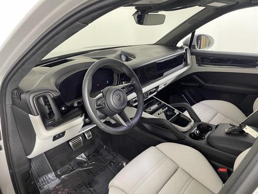 2025 Porsche Cayenne E-Hybrid S