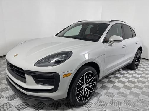 2025 Porsche Macan Base