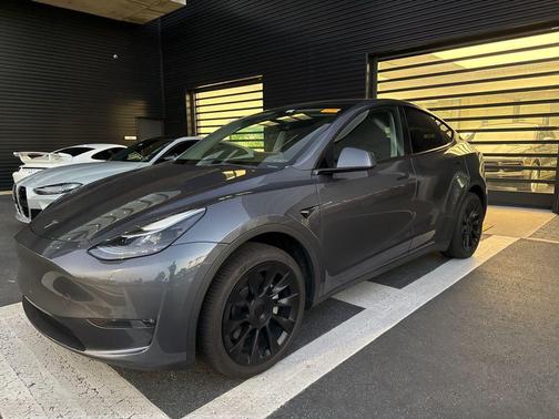 2023 Tesla Model Y Long Range Dual Motor All-Wheel Drive