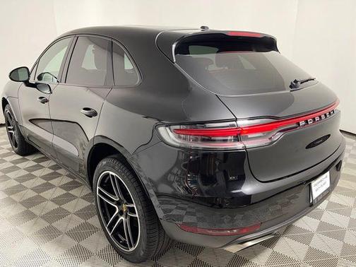 2021 Porsche Macan Base (PDK)