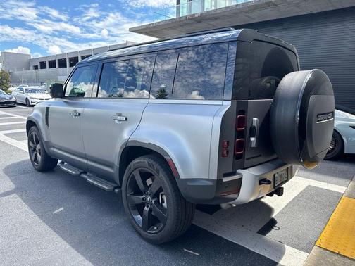 Eiger Grey Metallic 2024 Land Rover Defender 110 P400 S