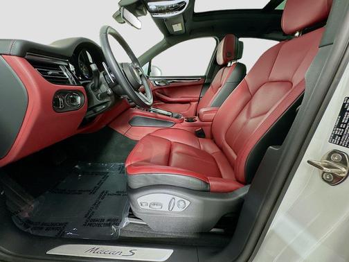 2023 Porsche Macan S