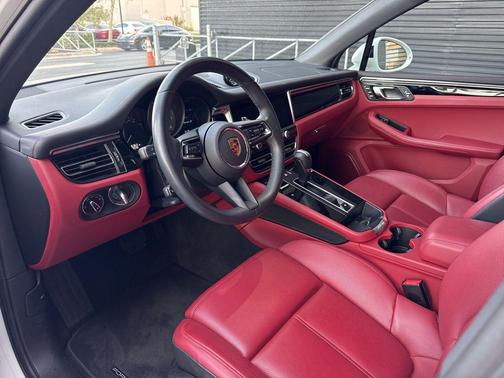 2023 Porsche Macan S