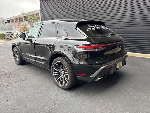 2026 Porsche Macan 