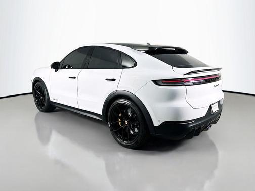 2026 Porsche Cayenne Turbo GT