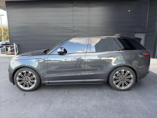 2024 Land Rover Range Rover Sport SE