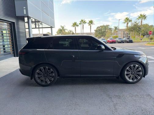 2024 Land Rover Range Rover Sport SE