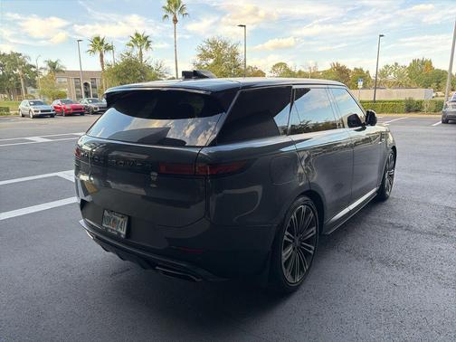 2024 Land Rover Range Rover Sport SE