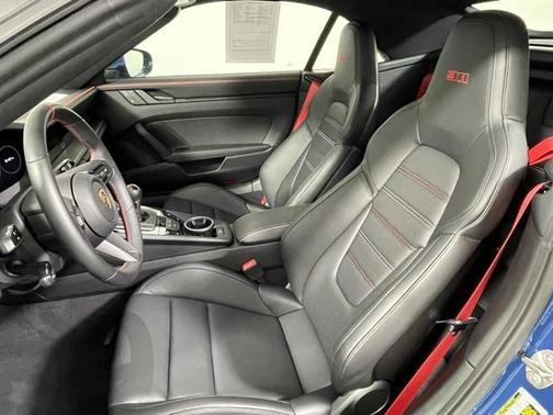 2023 Porsche 911 Carrera GTS