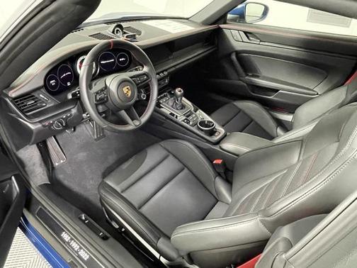2023 Porsche 911 Carrera GTS