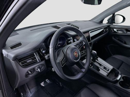 2025 Porsche Macan T