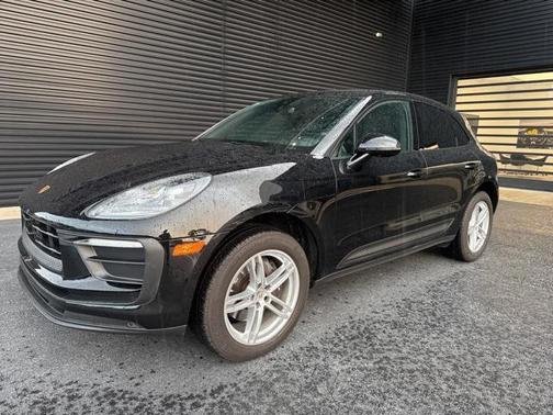 2023 Porsche Macan Base (PDK)