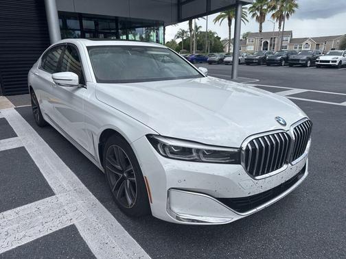 Alpine White 2022 BMW 750 i xDrive