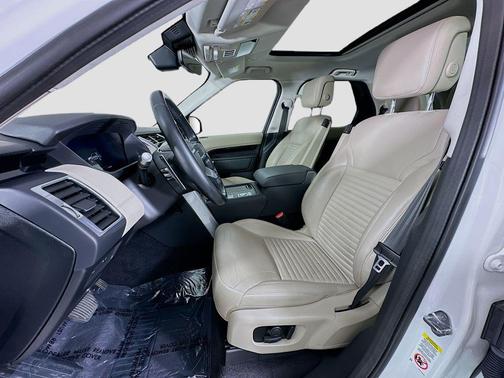 2021 Land Rover Discovery P300 S