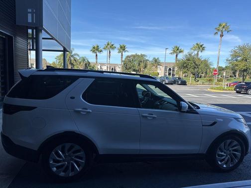 2021 Land Rover Discovery P300 S