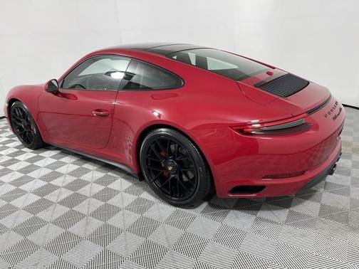 2019 Porsche 911 Carrera GTS