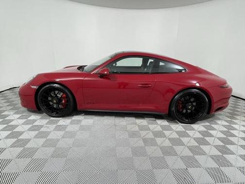 2019 Porsche 911 Carrera GTS