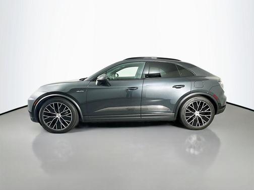 2024 Porsche Macan 4