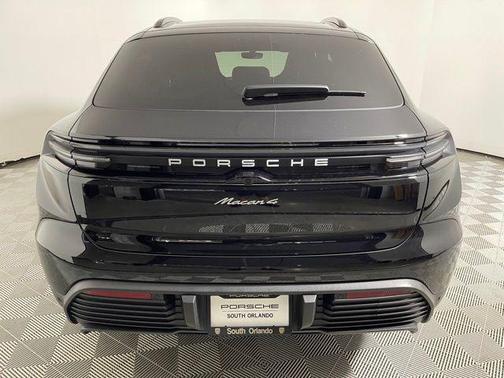 2024 Porsche Macan 4