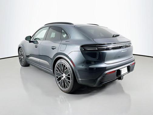 2024 Porsche Macan 4