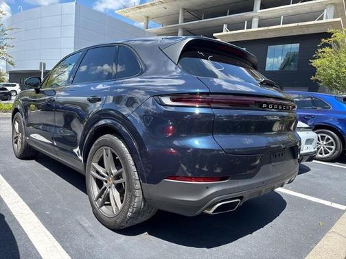 2024 Porsche Cayenne Base (Tiptronic)