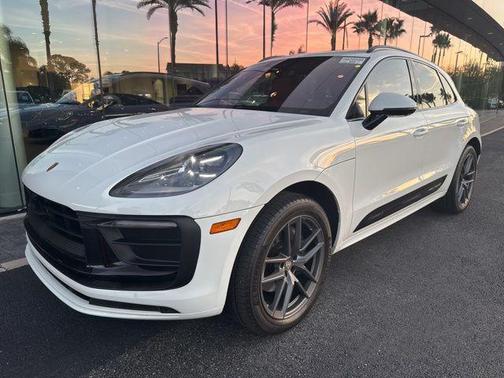 2025 Porsche Macan T