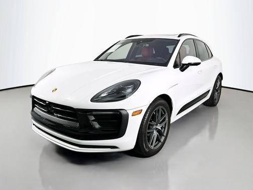 2025 Porsche Macan T