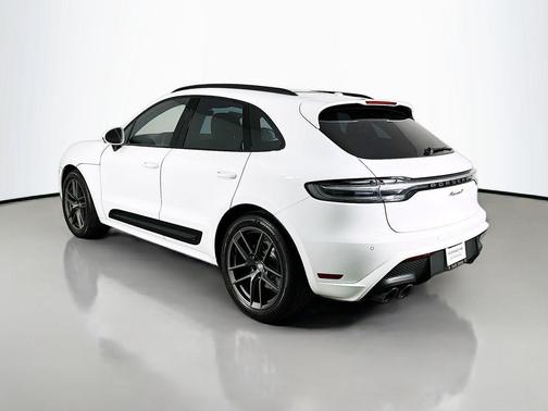 2025 Porsche Macan T