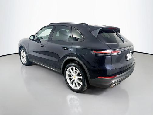 Jet Black Metallic 2022 Porsche Cayenne S