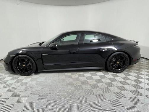 2025 Porsche Taycan 