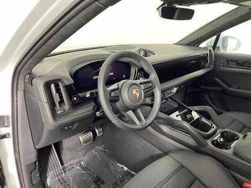 2026 Porsche Cayenne GTS