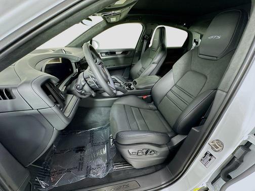 2026 Porsche Cayenne GTS