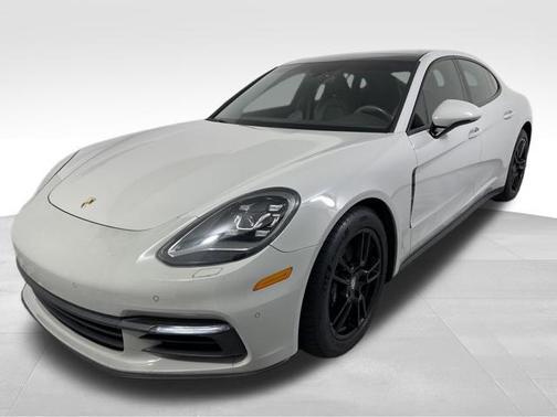 2018 Porsche Panamera 4