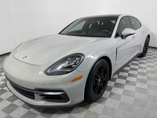 2018 Porsche Panamera 4