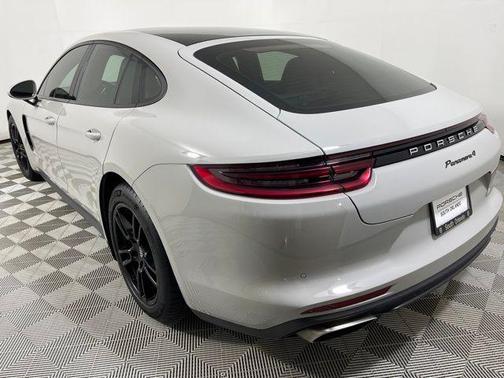2018 Porsche Panamera 4