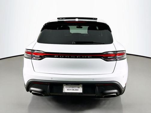 2025 Porsche Macan 