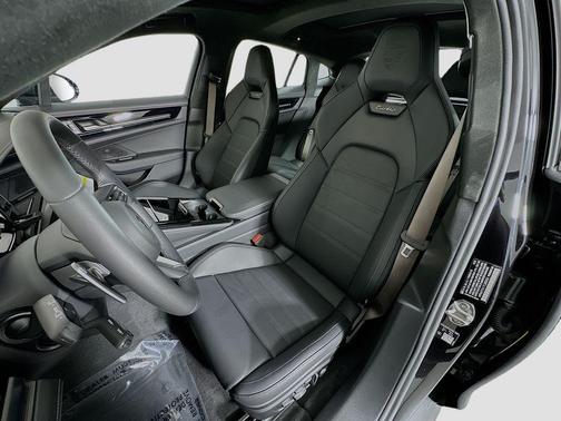 2026 Porsche Panamera Turbo