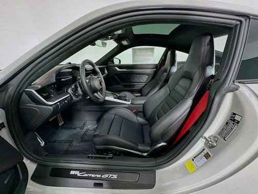 2026 Porsche 911 Carrera GTS