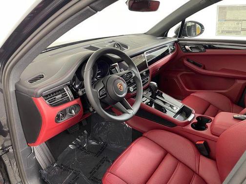2025 Porsche Macan S