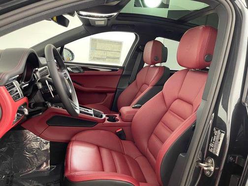2025 Porsche Macan S
